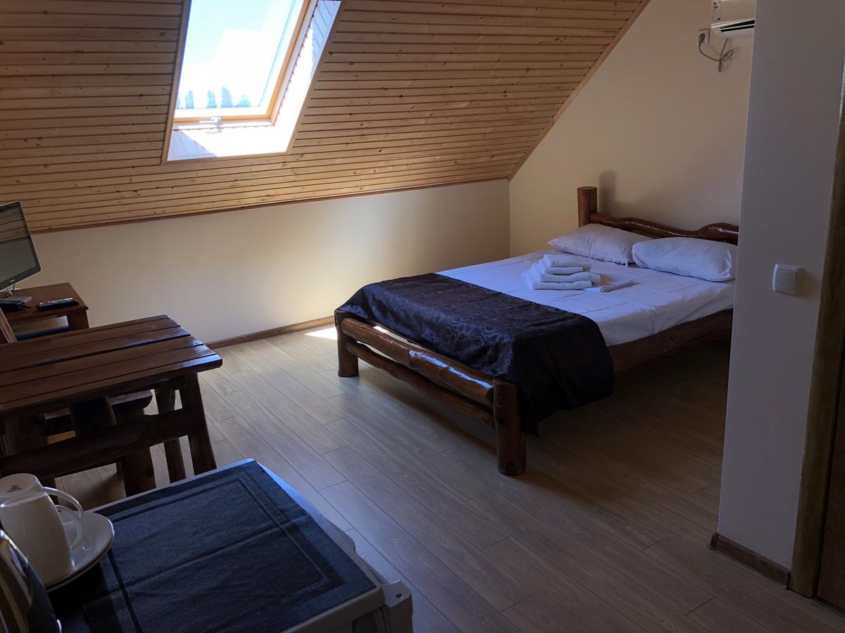 Веселий Кут Hotell Zaliznij Port Eksteriør bilde
