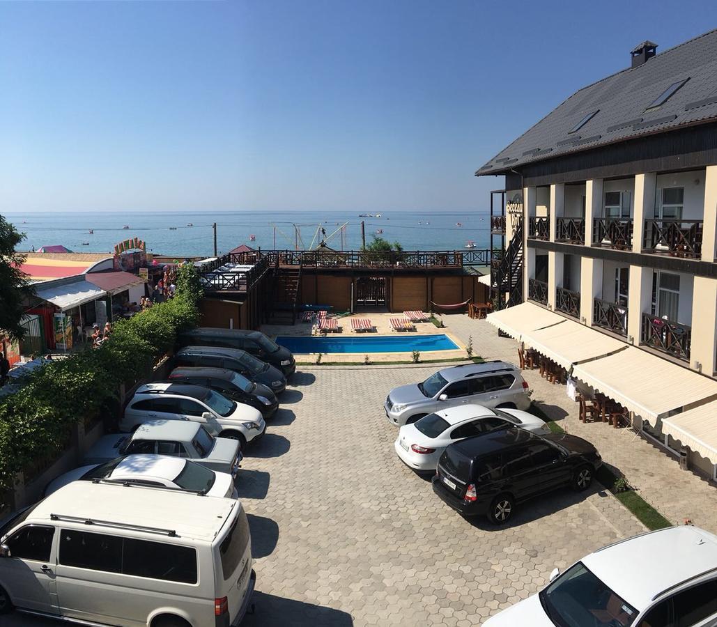 Веселий Кут Hotell Zaliznij Port Eksteriør bilde